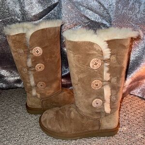 UGG Bailey Button Triplet II